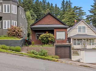 225 SW Bancroft St, Portland, OR 97239