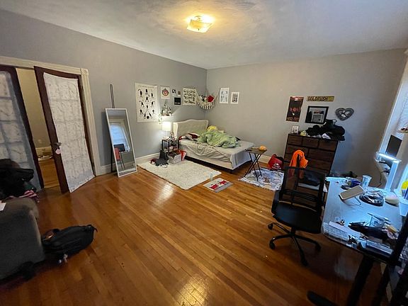 4th image of 61 Saint Marys Ct #21E