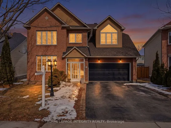 7 Len Lunney Cres, Ottawa, ON K2G 6X6