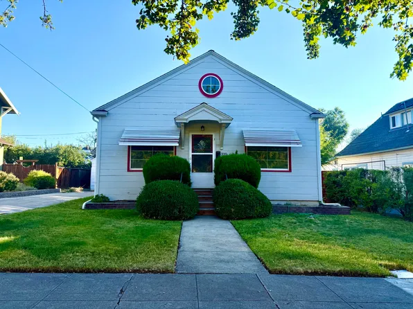 339 N 9th St, Klamath Falls, OR 97601