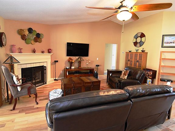 2nd image of 1516 Oakleigh Ct