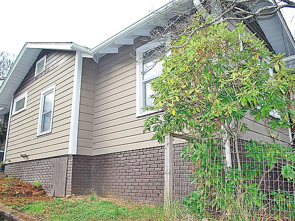 Craftsman Cottage
Left Side