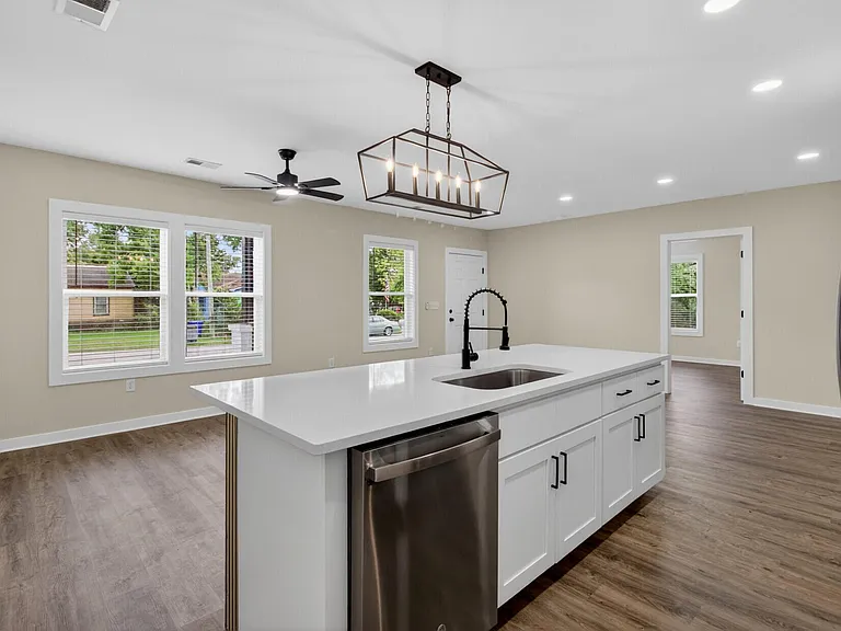 2136 Commander Rd — Photo 10