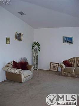 3rd image of 923 NE 9th Ter