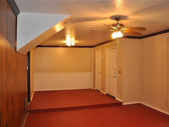 4th image of 606 Towne House Ln