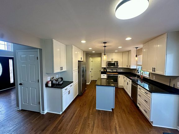 5th image of 7785 Dover Dr