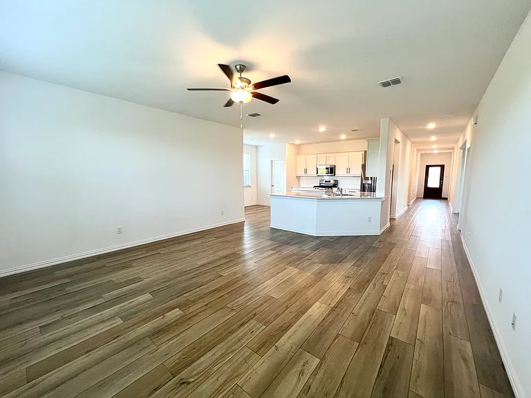 1201 Ipkiss Ave — Photo 3