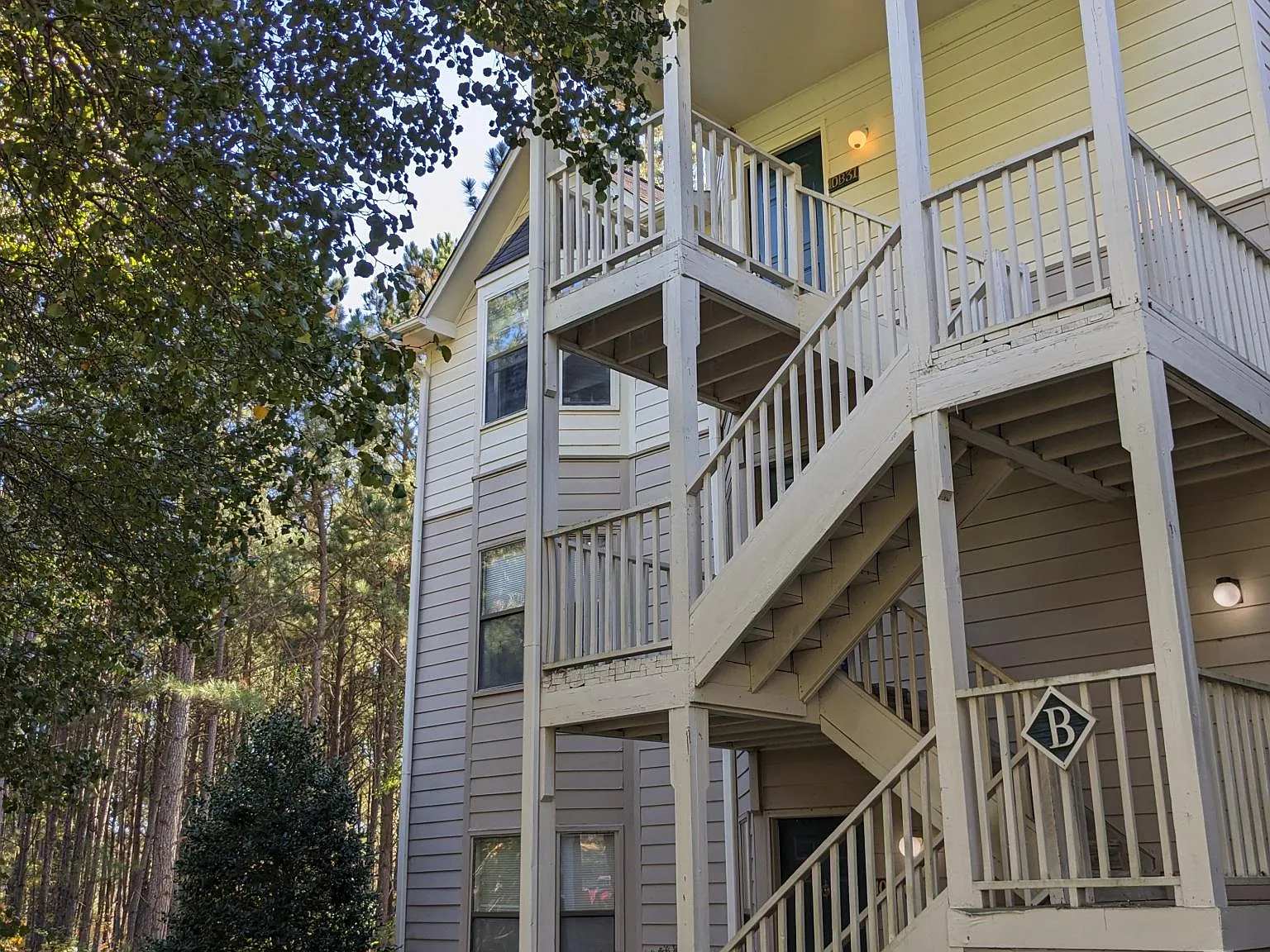 2 bed, 1100 sqft, $1,650 — Photo 1