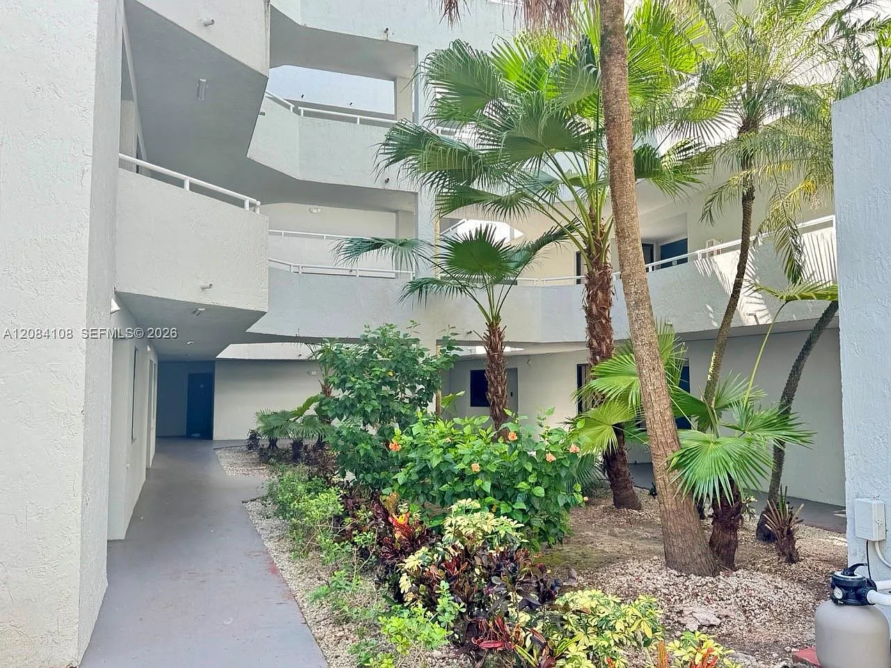 Verabella Falls Condo — Photo 4