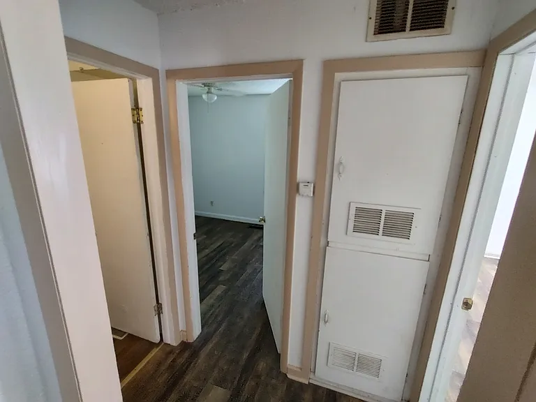 2428 S Ellis Ave — Photo 4