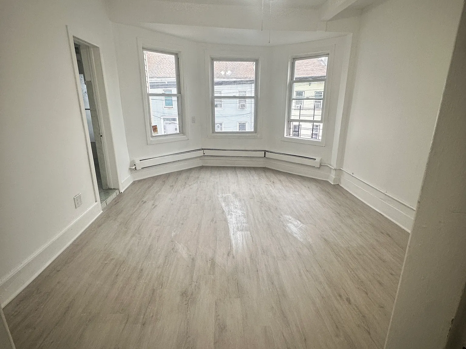 3 bed, $2,200 — Photo 1