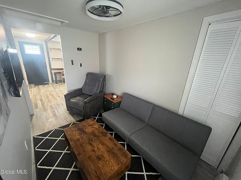3rd image of 46 Ferry Street #Rear