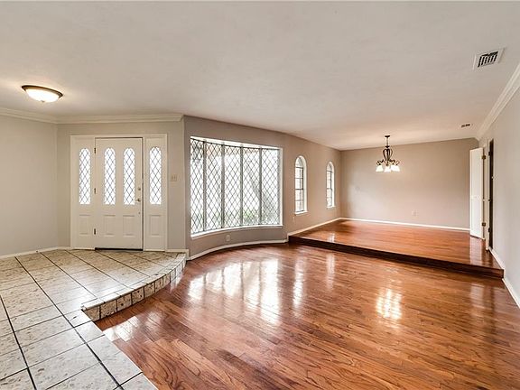 5th image of 2229 Franklin Dr