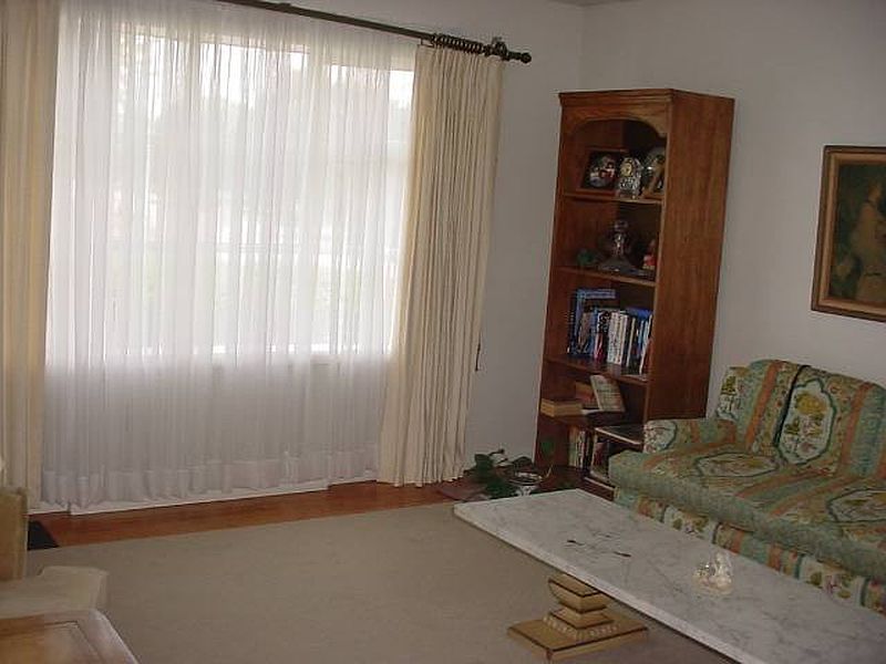 3rd image of 9 SPARROWBUSH Road