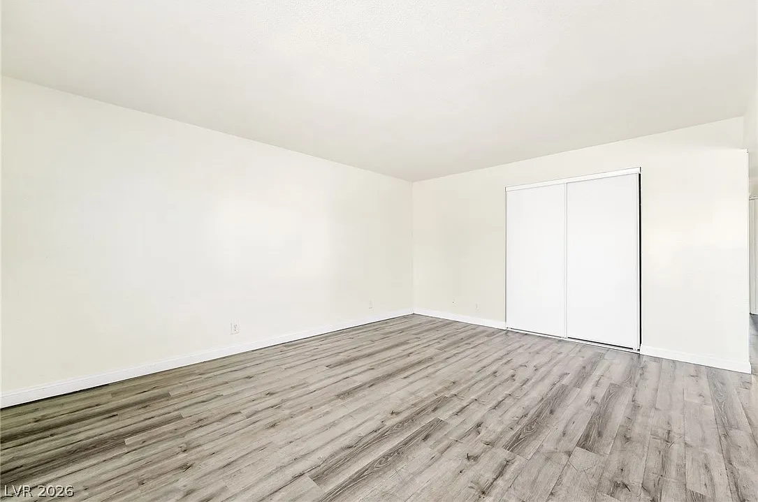 2 bed, 2.0 bath, 3716 sqft, $1,295 — Photo 3