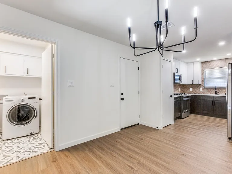 2822 Clear Springs Dr — Photo 13