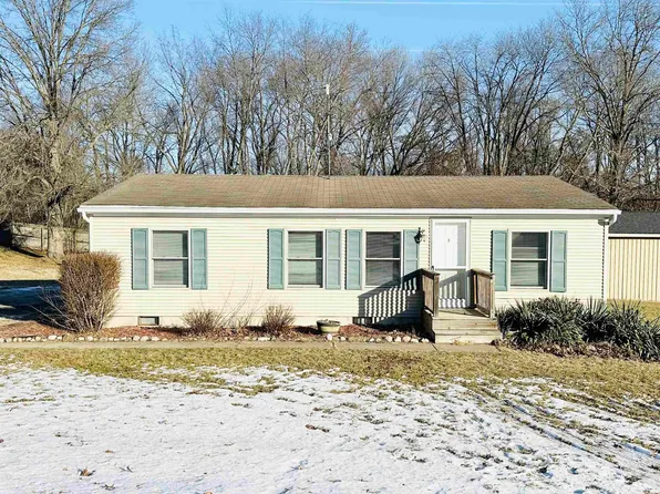 316 Maple St, Walkerton, IN 46574