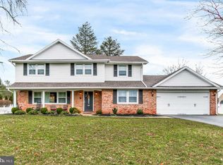 1140 Detwiler Dr, York, PA 17404