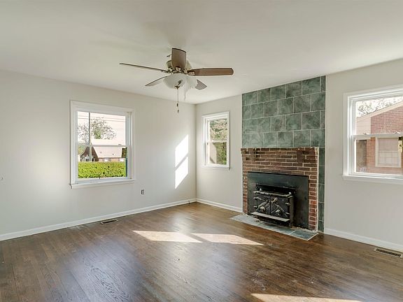 4th image of 1116 Locust Ave