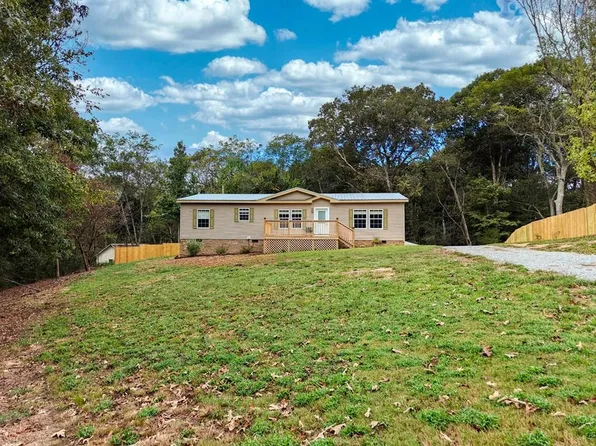 198 Fern Ave, Camden, TN 38320