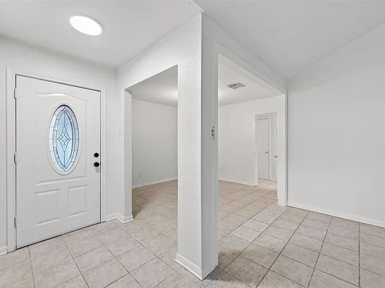 12818 Westella Dr — Photo 6
