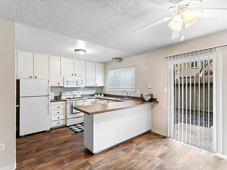 54 Quay Ct — Photo 80