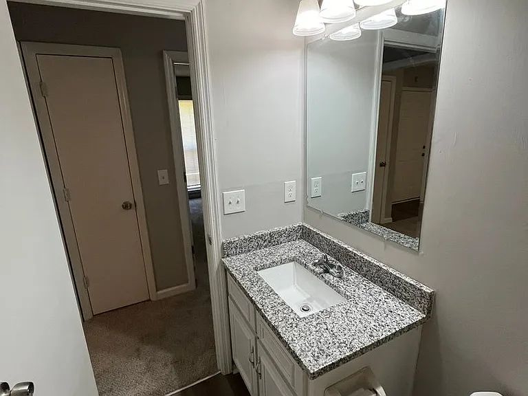 4310 Hart St — Photo 16