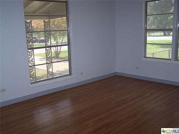 4th image of 203 Wright Ave
