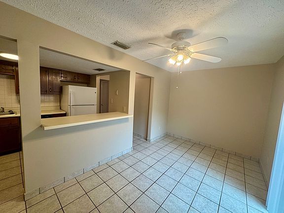4th image of 38 Beacon Ct