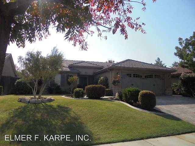 12109 Stonington St photo 1