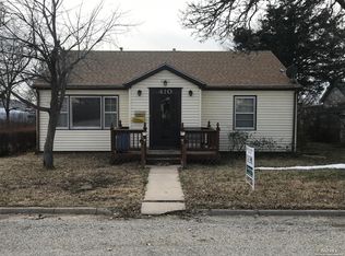 410 E 5th St, Ellsworth, KS 67439