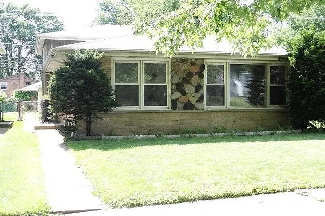 14310 Dante Ave photo 1