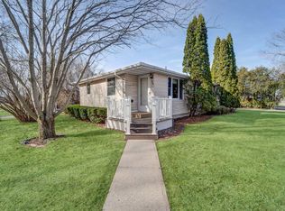 404 S Matthew St, Kimberly, WI 54136