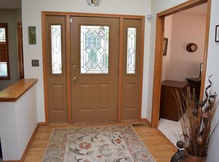 N21W24120 Garden Cir #2, Pewaukee, WI 53072