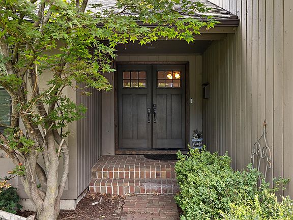 2nd image of 1059 N Old Mill Rd