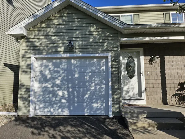 353 Fuller St Unit 22, Ludlow, MA 01056
