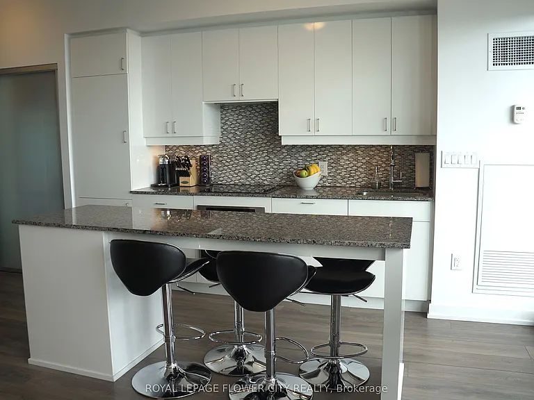 426 University Ave #4007 — Photo 9
