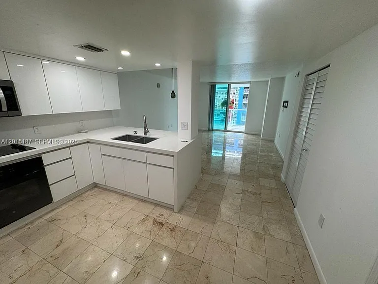 2101 Brickell Ave #1003 — Photo 6