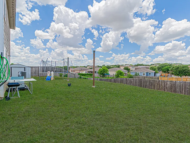 2831 Lavender Mdw — Photo 33