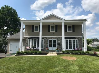 1725 Sue Ellen Dr, Havertown, PA 19083