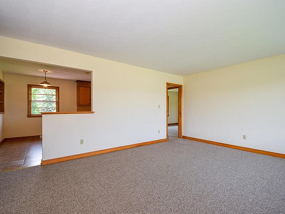 5th image of 747 Plantation Cir