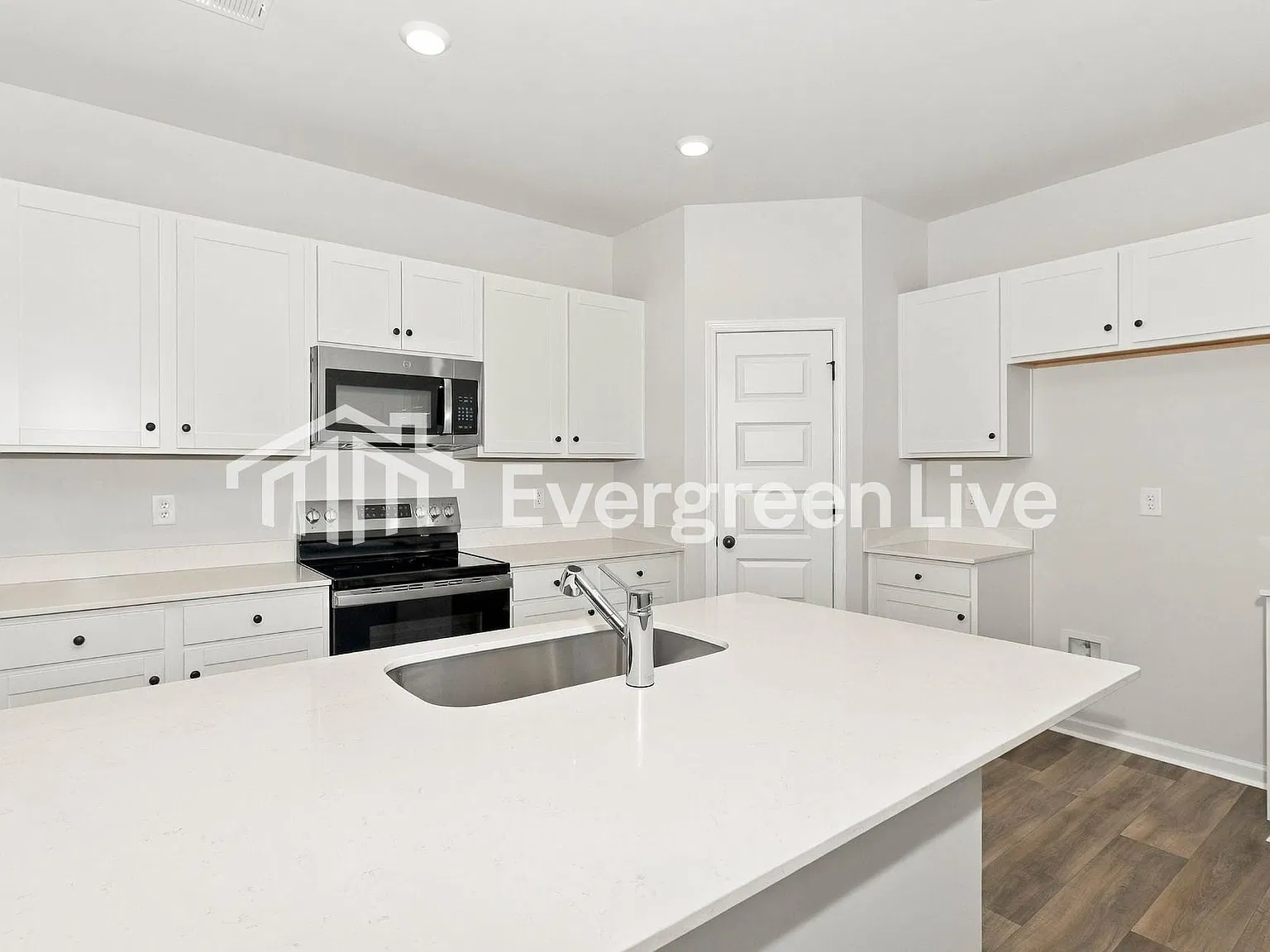 3 bed, 2.5 bath, 1897 sqft, $1,850 — Photo 4
