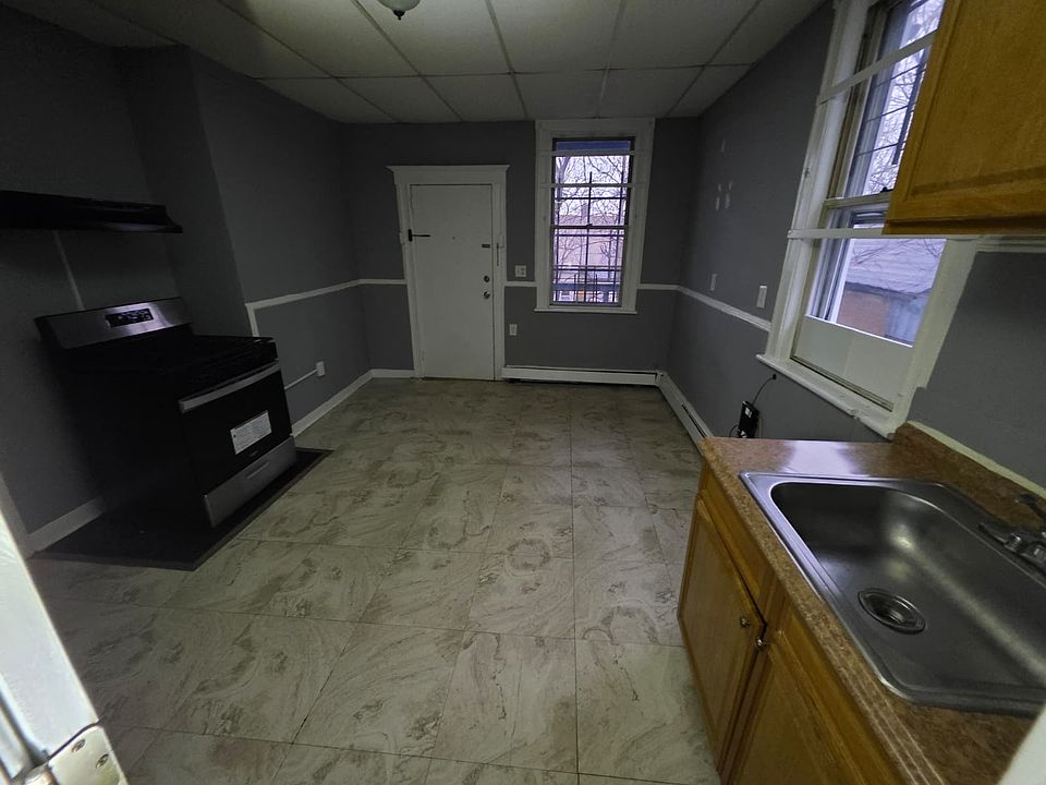 2nd image of 90 N 5th St Floor 2