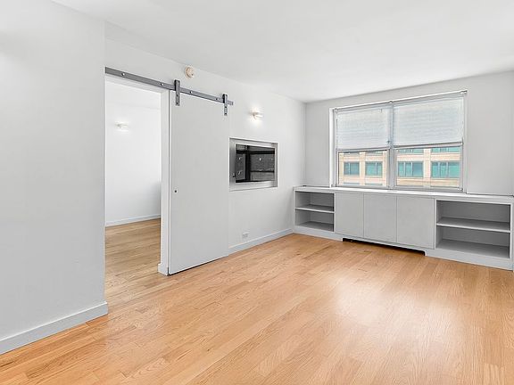 2nd image of 200 E 24th St APT 1105