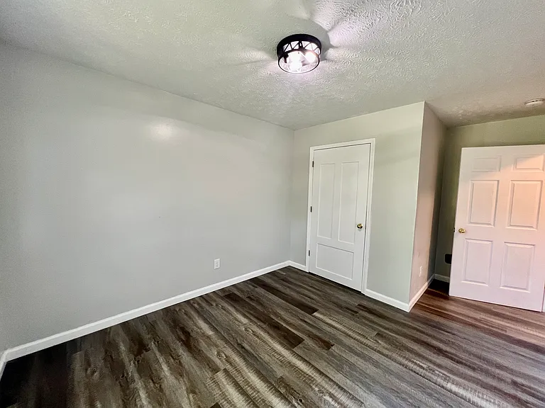 28 Sycamore Dr — Photo 15