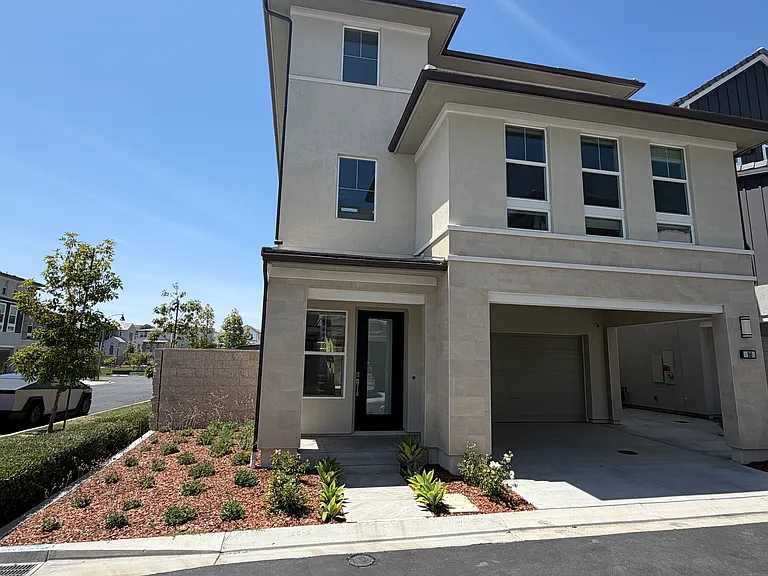 160 Tivoli Ln — Photo 4