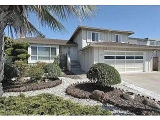 221 Pelican Ct photo 1