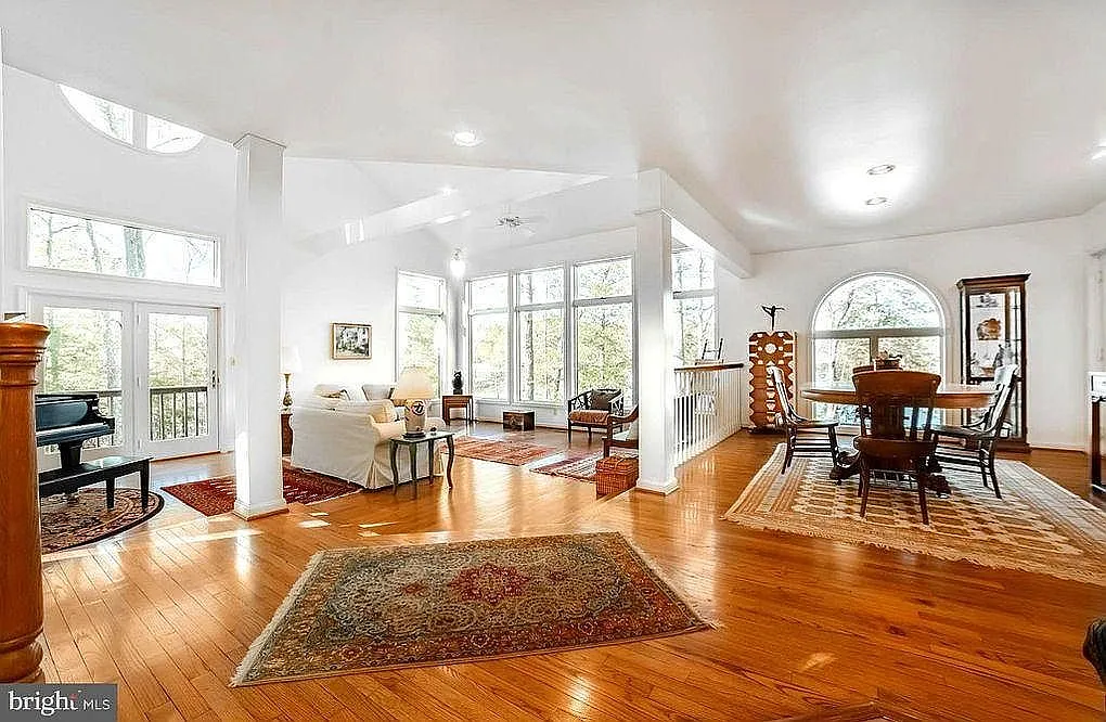 4 bed, 4488 sqft, $4,000 — Photo 4