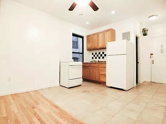 4th image of 235 Eldridge St APT 10