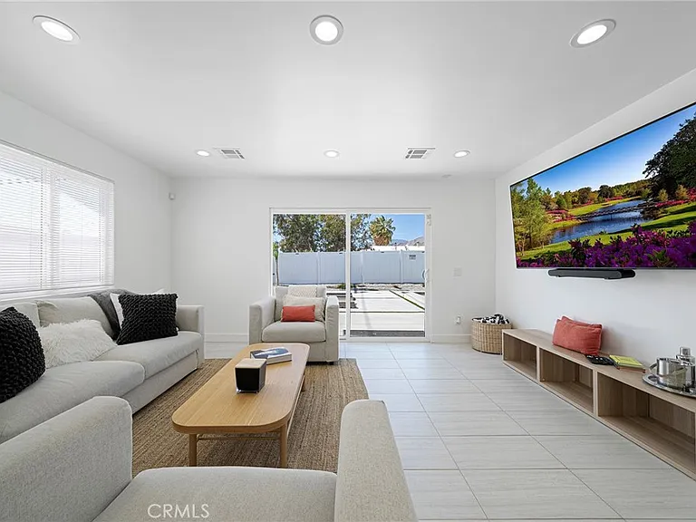 373 W Avenida Cerca — Photo 9